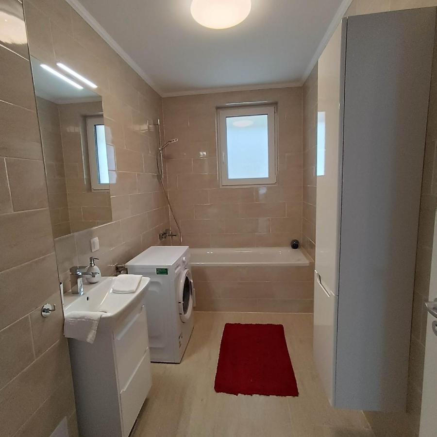 Neue, Moderne Penthousewohnung Sighişoara Exterior foto